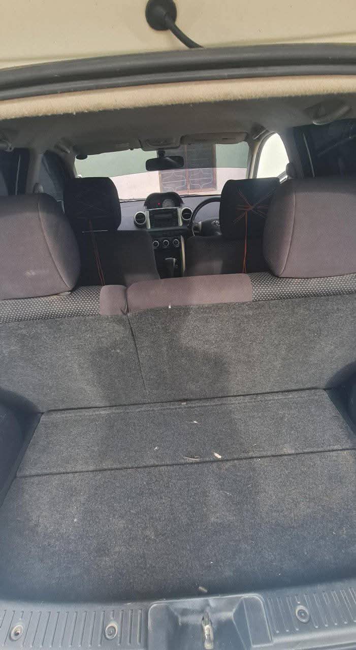 Toyota IST - view 5