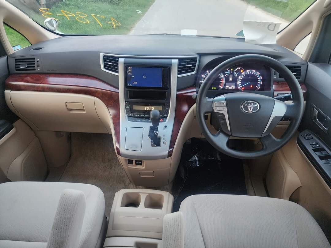 Alphard Toyota - view 6