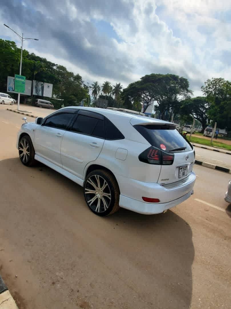 Harrier Toyota - view 2